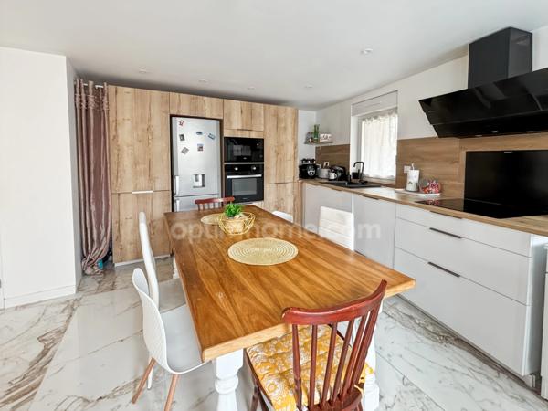 MAISON PIERRE - RENOVEE - PETIT EXTERIEUR - VERTAIZON