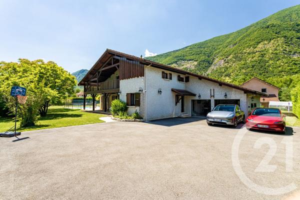 Maison à vendre  6 pièces - 185,49 m2 VIF - 38