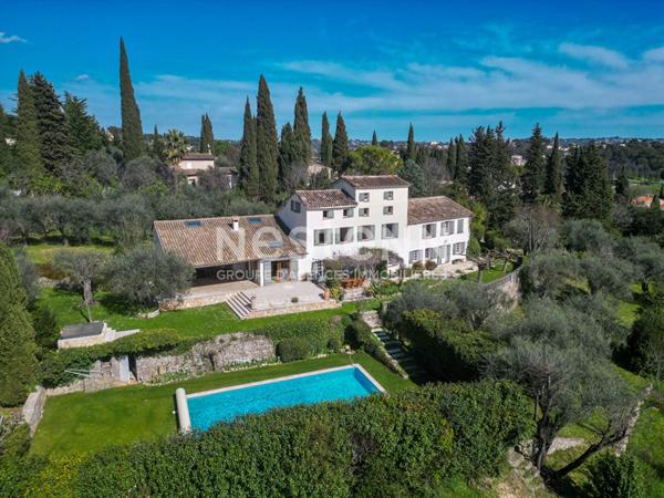 MAISON Grasse 9 pièce(s) 500 m2, 16000 m2 de terrain, au calme absolu, maison annexe,