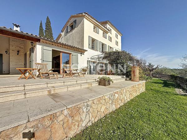 MAISON Grasse 9 pièce(s) 500 m2, 16000 m2 de terrain, au calme absolu, maison annexe,