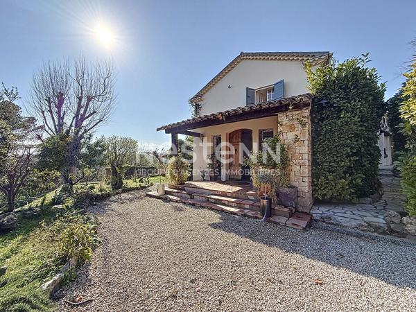 MAISON Grasse 9 pièce(s) 500 m2, 16000 m2 de terrain, au calme absolu, maison annexe,