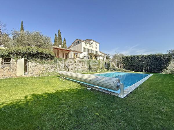 MAISON Grasse 9 pièce(s) 500 m2, 16000 m2 de terrain, au calme absolu, maison annexe,