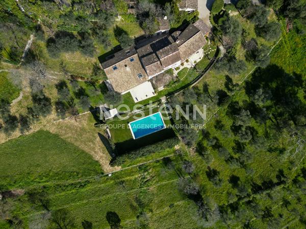 MAISON Grasse 9 pièce(s) 500 m2, 16000 m2 de terrain, au calme absolu, maison annexe,