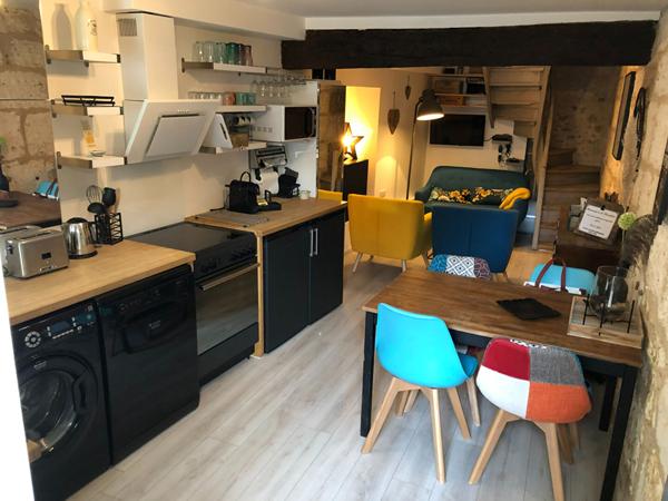 DANS LE CENTRE HISTORIQUE DE PERIGUEUX  MAISON PLEINE DE CHARME.