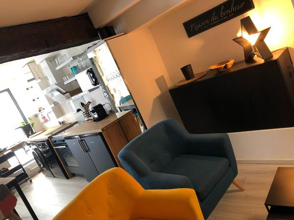 DANS LE CENTRE HISTORIQUE DE PERIGUEUX  MAISON PLEINE DE CHARME.