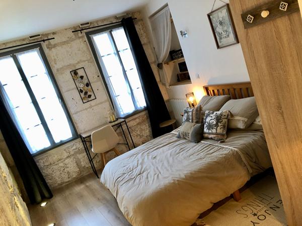 DANS LE CENTRE HISTORIQUE DE PERIGUEUX  MAISON PLEINE DE CHARME.