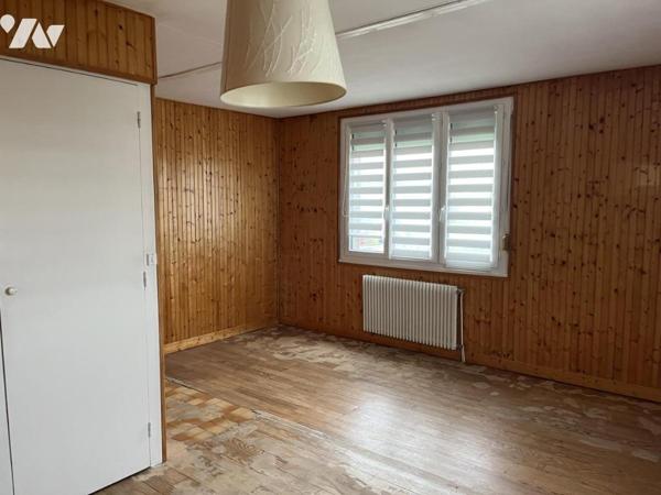 Proximité immédiate de CAEN, 800m du cinéma LUX, maison individuelle avec garage et jardin