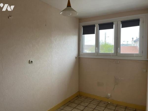 Proximité immédiate de CAEN, 800m du cinéma LUX, maison individuelle avec garage et jardin