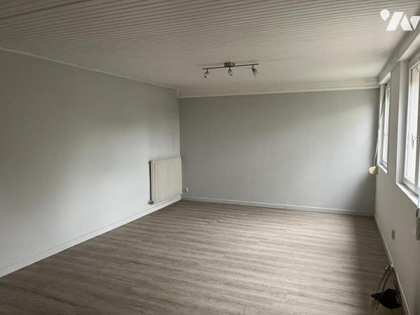 Proximité immédiate de CAEN, 800m du cinéma LUX, maison individuelle avec garage et jardin