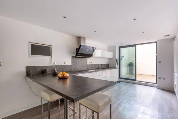 LOFT T3 EN DUPLEX 92,67 M² – SPA PRIVATIF – COUR INTÉRIEURE – DPE B