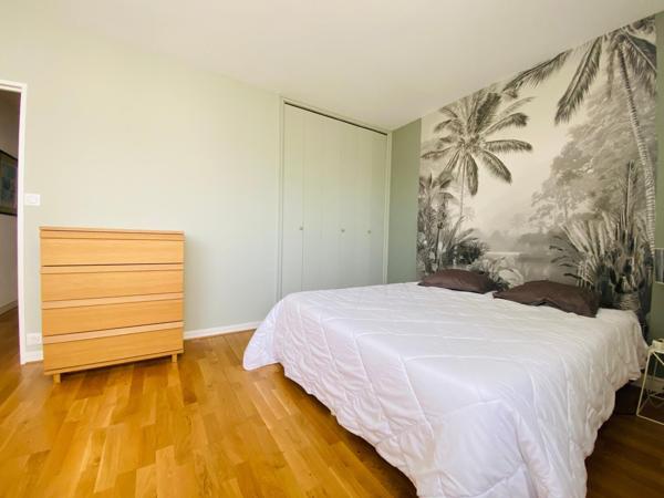 BARRIERE DU MEDOC / T3 TRAVERSANT 85m2 LUMINEUX RENOVE, BELLES PRESTATIONS / RESIDENCE VERDOYANTE / CAVE ET PARKING EN SOUS SOL !