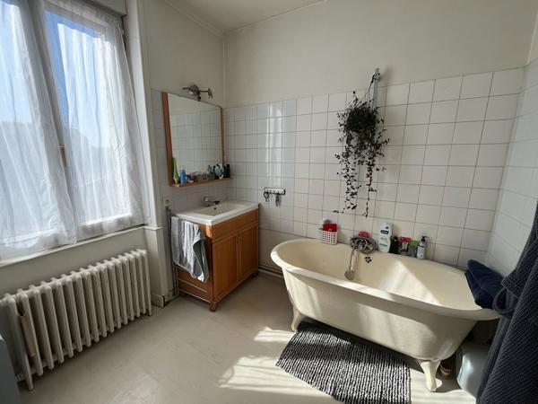 Maison de charme en plein coeur de Poitiers – 5 chambres, jardin et stationnement