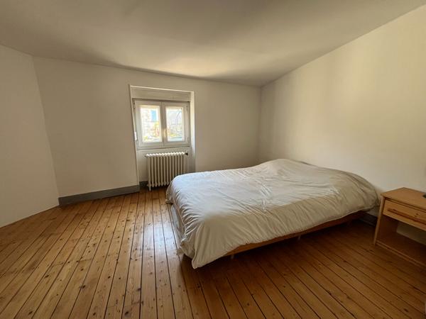Maison de charme en plein coeur de Poitiers – 5 chambres, jardin et stationnement