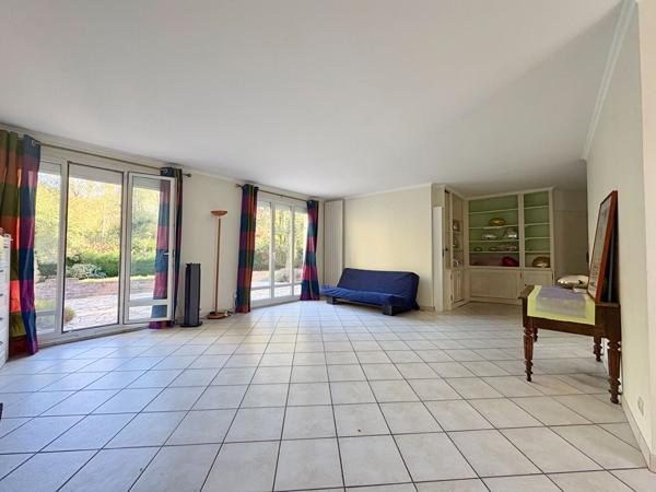 Maison Plaisir 6 pièces 145 m2 DE PLAIN-PIED AVEC COMBLES AMENAGÉS 1700 m² de terrain !!