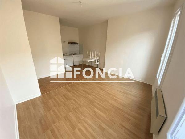 Location Studio 26.25 m² - 4 RUE DES SCIEURS Chatellerault 86100