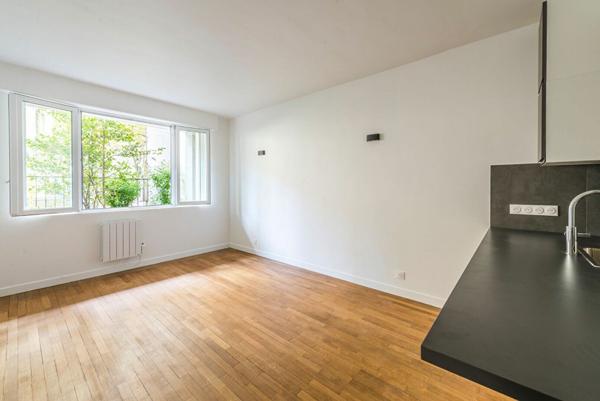 Appartement à vendre    3 pièces • 58,07 m2    Paris 14