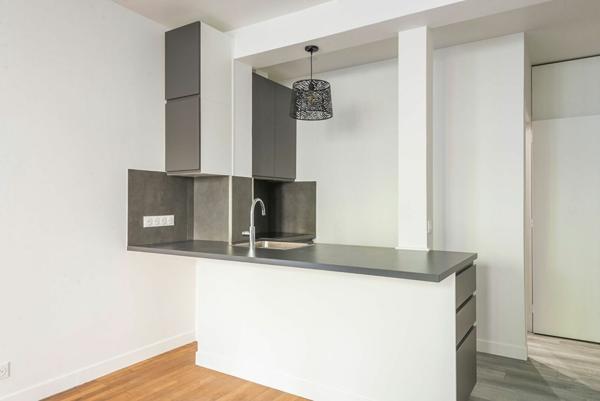 Appartement à vendre    3 pièces • 58,07 m2    Paris 14