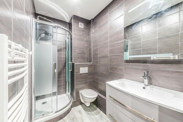 Appartement à vendre    3 pièces • 58,07 m2    Paris 14