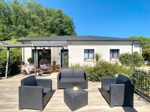 Maison récente avec jardin terrasse et garage+carport 3 places !