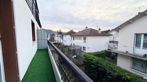 Vente                                                      Appartement
                        
                     4 pièces                      79 m2                     à Millau