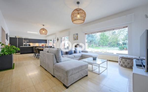 Maison à vendre    6 pièces • 250 m2 Lambres-lez-Douai