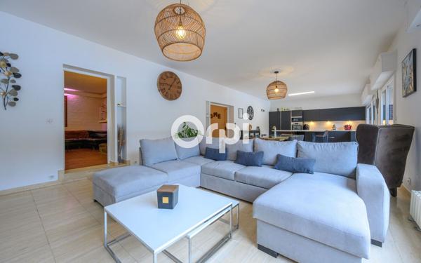 Maison à vendre    6 pièces • 250 m2 Lambres-lez-Douai