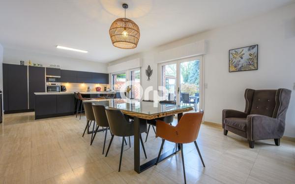 Maison à vendre    6 pièces • 250 m2 Lambres-lez-Douai