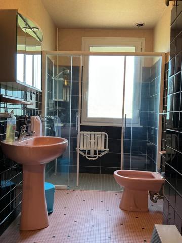 Maison,98m2, 6 pièces,4 chambres, 18 ares de terrain et dépendances