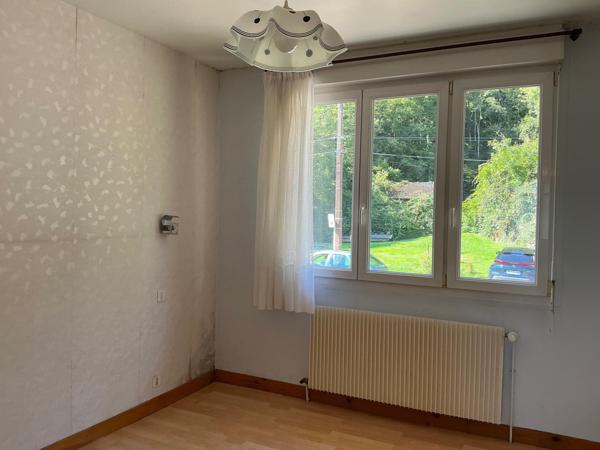 Maison,98m2, 6 pièces,4 chambres, 18 ares de terrain et dépendances