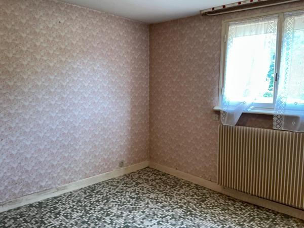 Maison,98m2, 6 pièces,4 chambres, 18 ares de terrain et dépendances