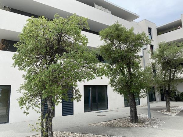 Local 65m2 Carrefour RT de Canet proche Carr d'OR