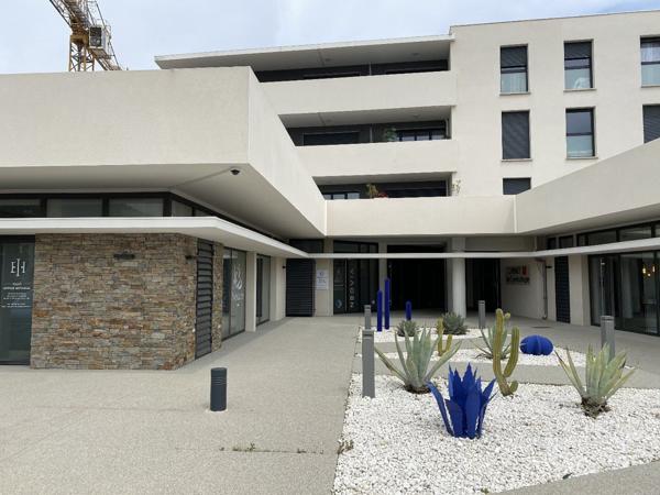 Local 65m2 Carrefour RT de Canet proche Carr d'OR