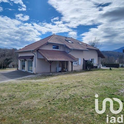 Demeure 9 pièces de 194 m² à Artemare (01510)