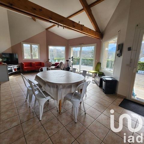 Demeure 9 pièces de 194 m² à Artemare (01510)