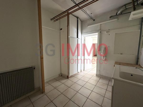 Location / Local Commercial