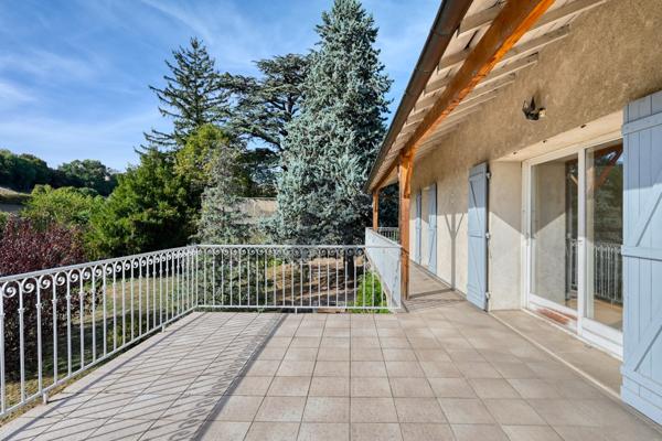 Limonest Propriété familiale dans un ecrin de verdure