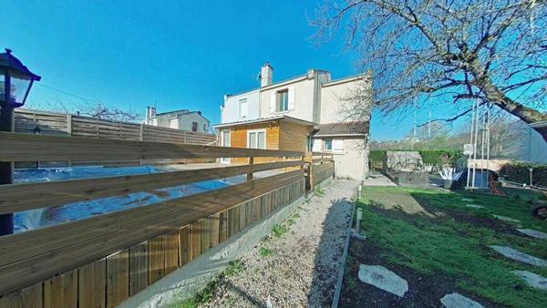 Belle maison F4 avec piscine – Le Chambon-Feugerolles