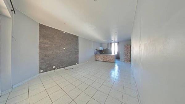 Belle maison F4 avec piscine – Le Chambon-Feugerolles