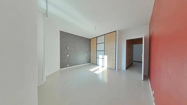 Belle maison F4 avec piscine – Le Chambon-Feugerolles