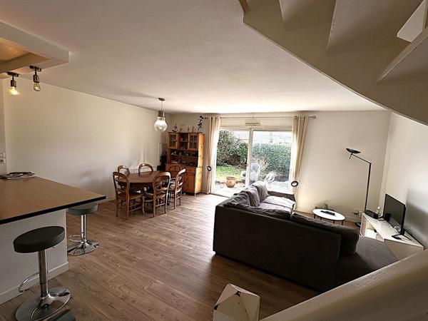 Maison à vendre 4 pièces Le Teich centre (33)-3ch à l'étage-GARAGE attenenant-Jardin au calme et belle piece de vie-