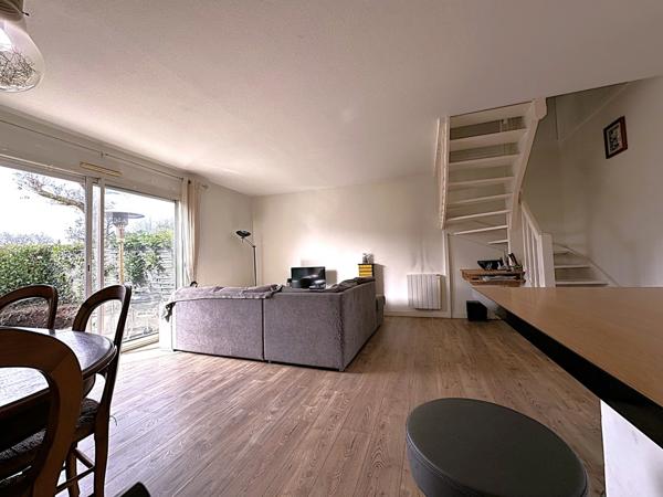 Maison à vendre 4 pièces Le Teich centre (33)-3ch à l'étage-GARAGE attenenant-Jardin au calme et belle piece de vie-
