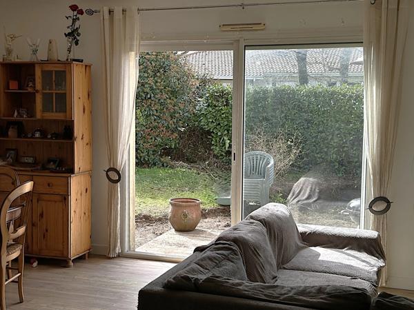 Maison à vendre 4 pièces Le Teich centre (33)-3ch à l'étage-GARAGE attenenant-Jardin au calme et belle piece de vie-