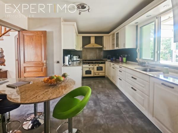 Maison 164 m² avec véranda et terrain de 1 566 m²