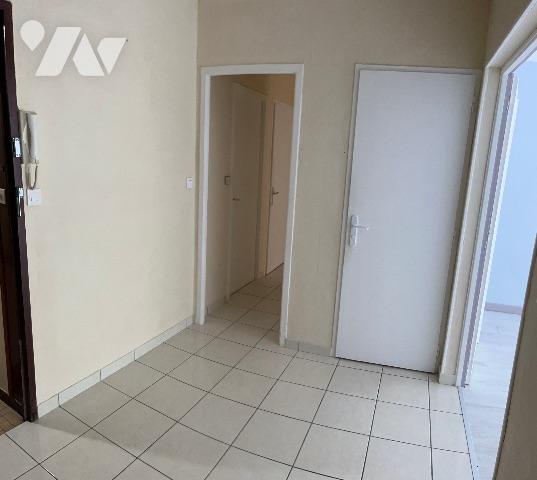 St-Etienne Haut Jomayère F4  ds parc arboré 80 m2+ parking + cave bon état général prix 95 000 euros