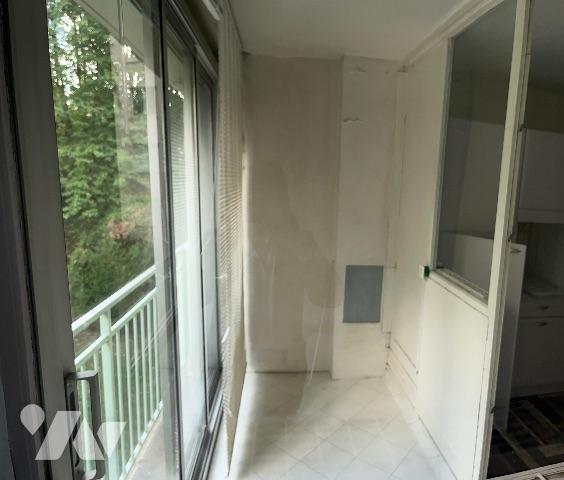 St-Etienne Haut Jomayère F4  ds parc arboré 80 m2+ parking + cave bon état général prix 95 000 euros