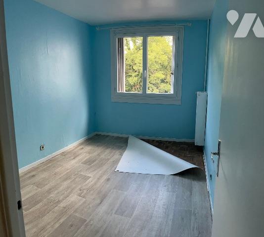 St-Etienne Haut Jomayère F4  ds parc arboré 80 m2+ parking + cave bon état général prix 95 000 euros