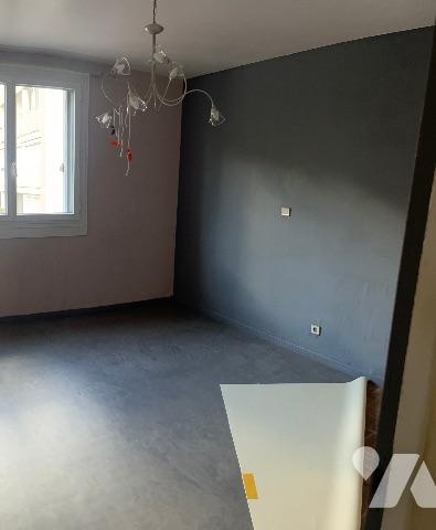 St-Etienne Haut Jomayère F4  ds parc arboré 80 m2+ parking + cave bon état général prix 95 000 euros