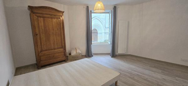 Maison rénovée avec cour