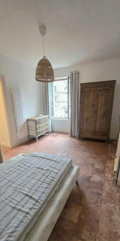 Maison rénovée avec cour