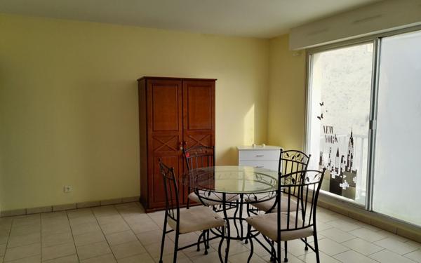 Appartement à louer    1 pièce •  Selles-sur-Cher